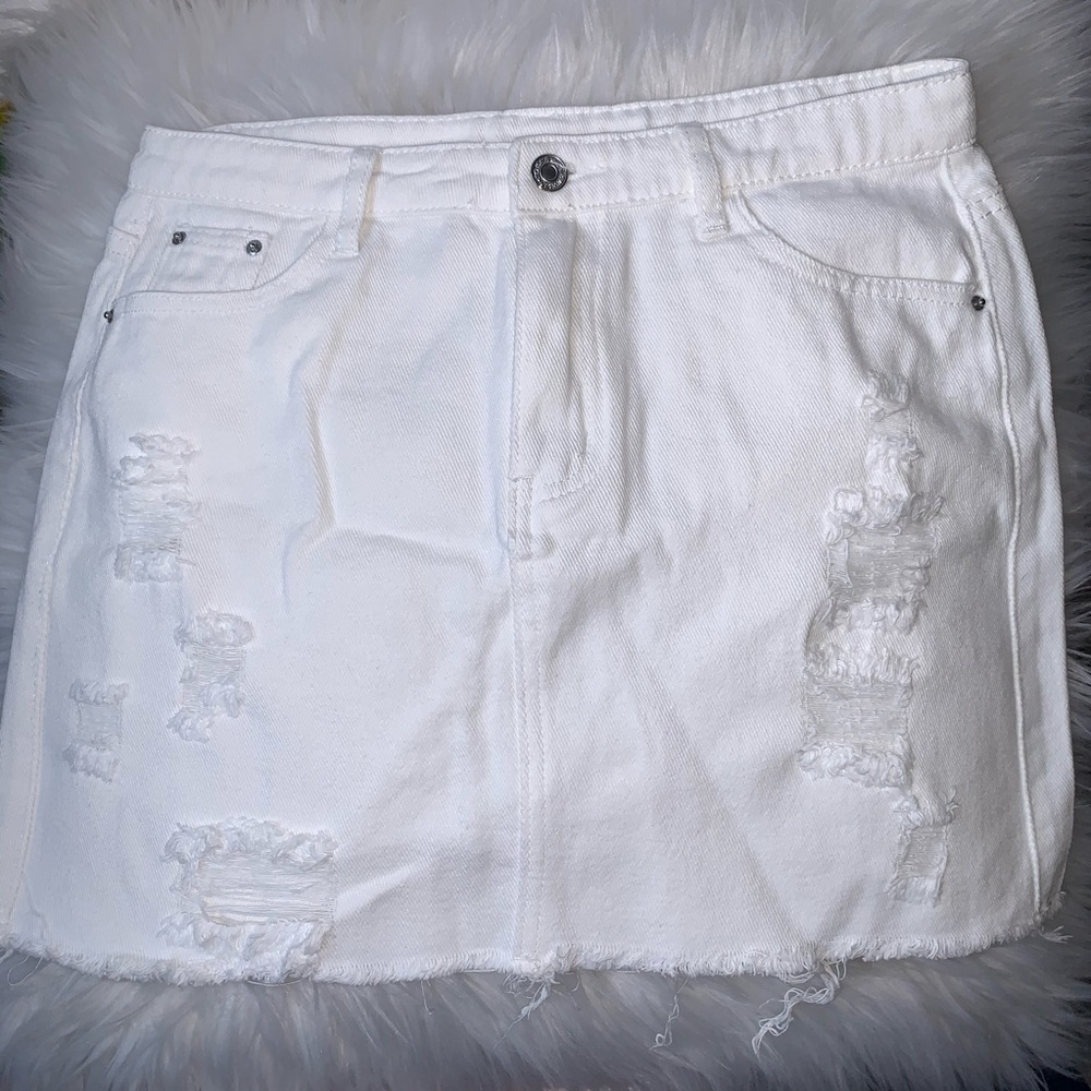 white denim skirt